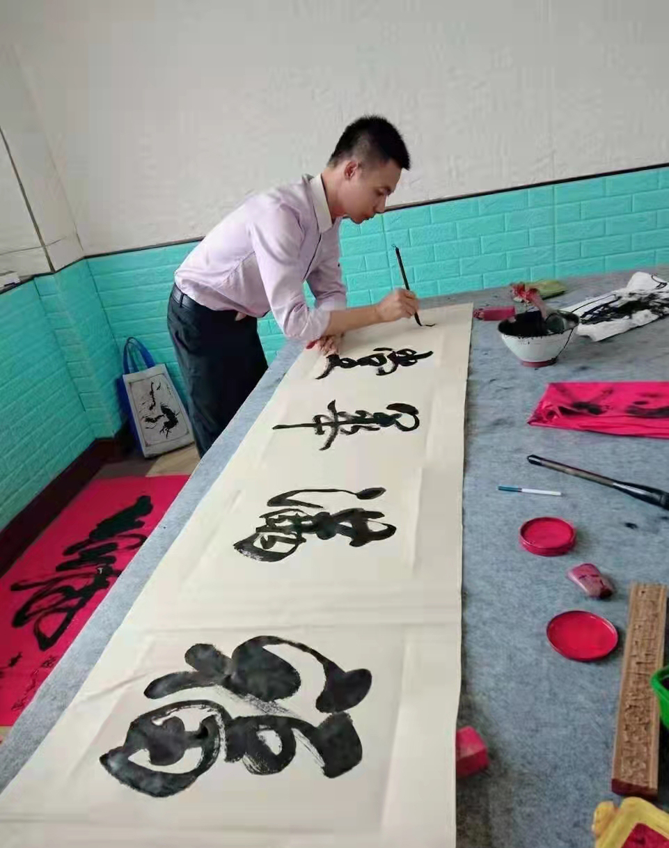  洪动力