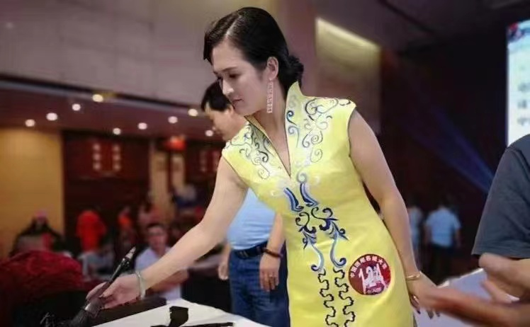 王国香