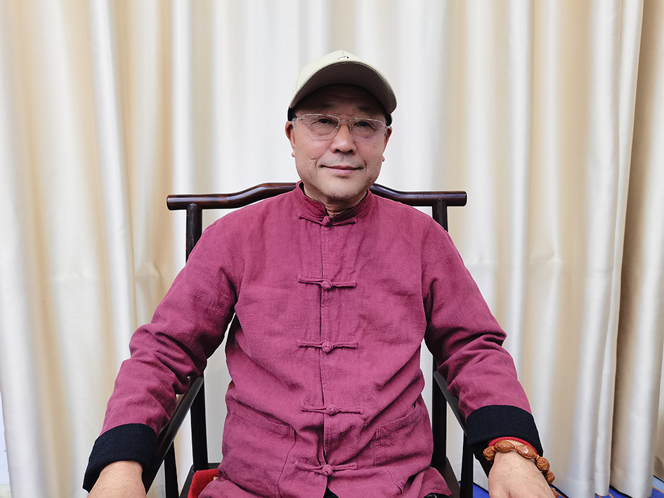 史硕山