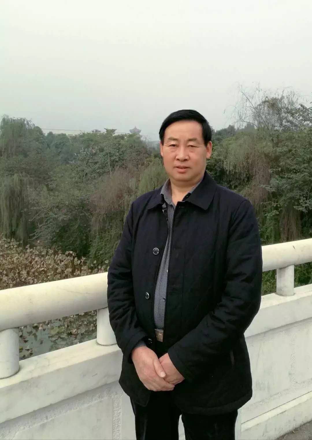李乾